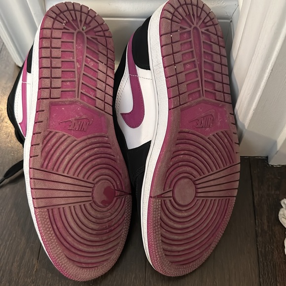 Nike Jordan 1 low size 7 - Picture 4 of 5